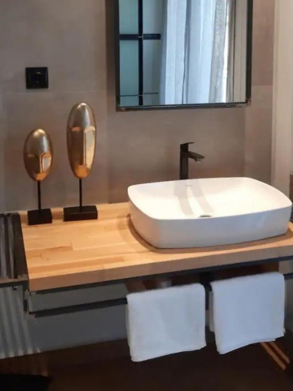 Sroom Apartment Mesolóngion 外观 照片