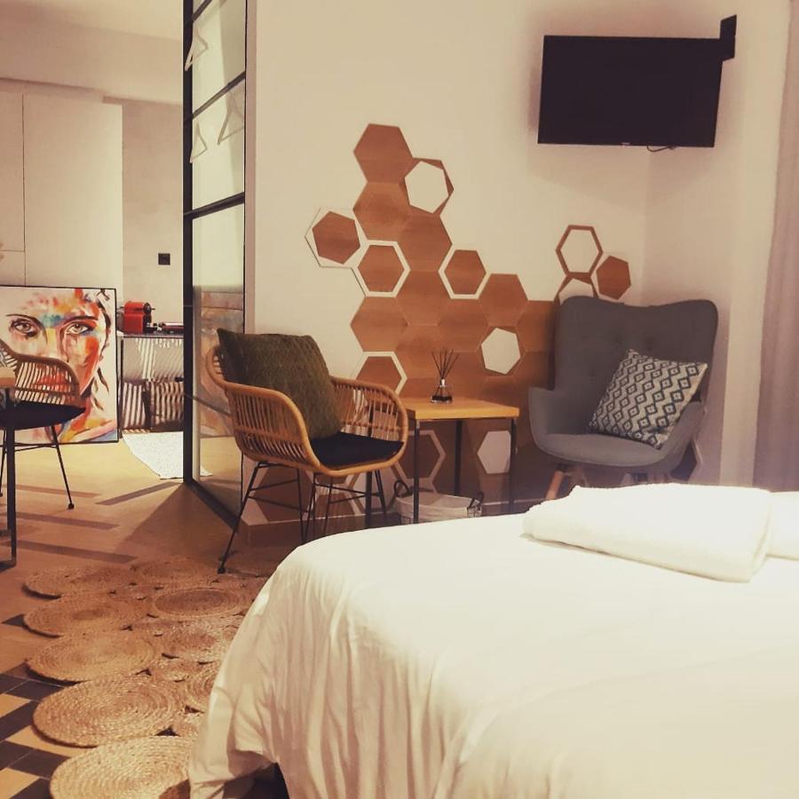 Sroom Apartment Mesolóngion 外观 照片