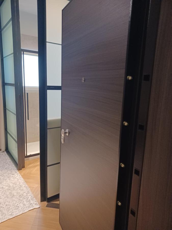 Sroom Apartment Mesolóngion 外观 照片
