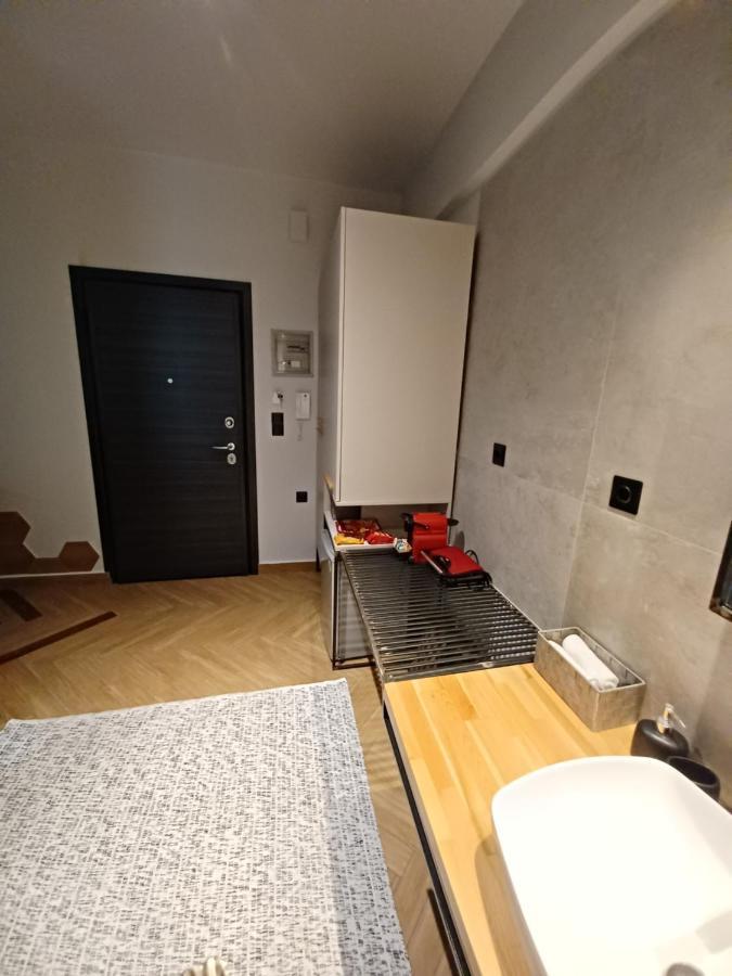 Sroom Apartment Mesolóngion 外观 照片