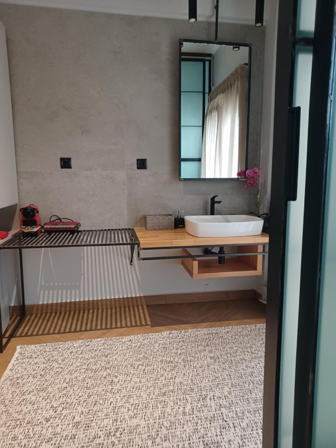 Sroom Apartment Mesolóngion 外观 照片